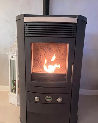 Stufa a pellet edilkamin iris up 8kw