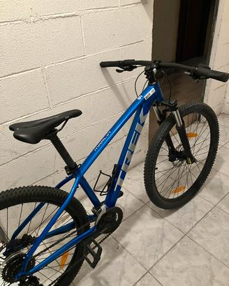 Bicicletta trek 6 modello 2021