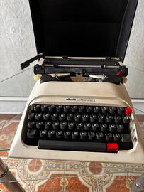 Olivetti Lettera 12 Design Mario Bellini - vintage