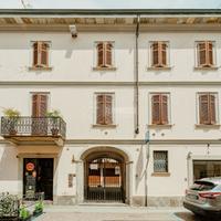 4 LOCALI IN CENTRO CON BOX AUTO