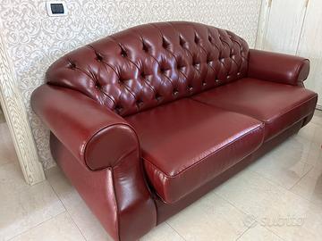 Divano schienale capitonnè bordeaux