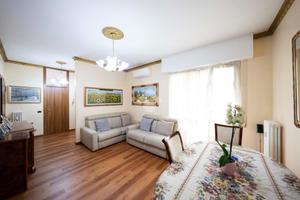 3 LOCALI A VERANO BRIANZA