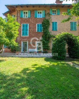 Rustico / Casale di 1140 m² con più di 5 locali e 