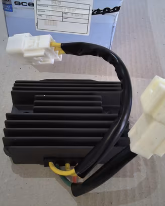 REGOLATORE DI TENSIONE VESPA LIBERTY MP3 PIAGGIO 6