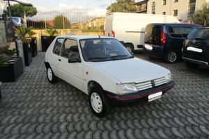 PEUGEOT 205 3 porte Look