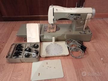 Macchina da cucire vintage Necchi Supernova