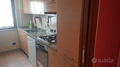cucina Lube con elettrodomestici  e piano in marmo