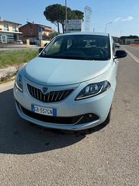 Lancia ypsilon 1,0 hybrid