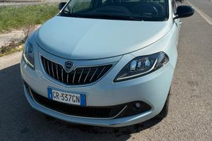 Lancia ypsilon 1,0 hybrid