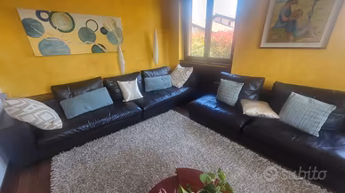 Doppio divano (letto) in pelle