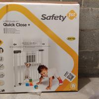 Barriera di protezione per porta con apertura a pr