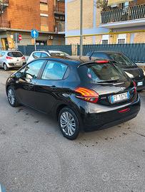 PEUGEOT 208 1,2 BENZ/GPL