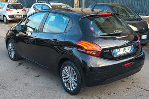 PEUGEOT 208 1,2 BENZ/GPL
