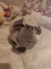 Pecorella ferma carte