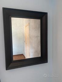 Grande specchio da parete con cornice nera
