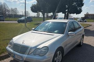 Mercedes 220 avangarde