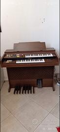 Organo elettronico Yamaha vintage in legno,