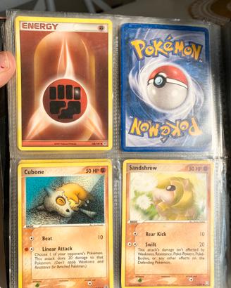 Carte gialle sfera rossa Pokemon
