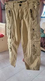PANTALONI CON TASCHE DA UOMO