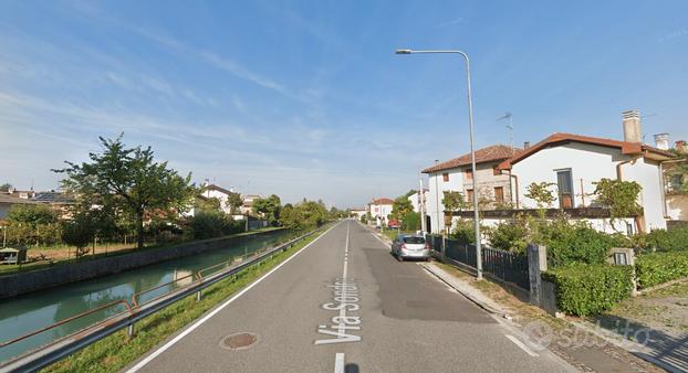 Comoda STANZA SINGOLA in appartamento con giardino