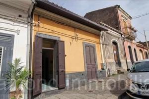 Casa singola con giardino a Piedimonte Etneo