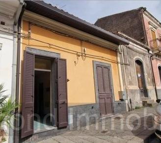 Casa singola con giardino a Piedimonte Etneo