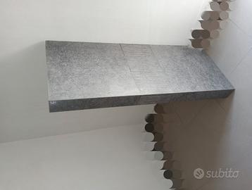 Piano scatolato sospeso 150x60x12 porcellanato