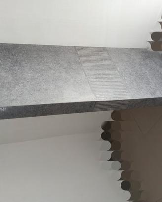 Piano scatolato sospeso 150x60x12 porcellanato