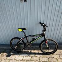 Bicicletta BMX Montana