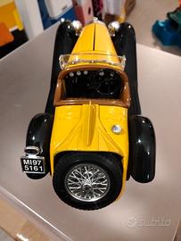 Alfa Romeo Burago 2300 scala 1 /18