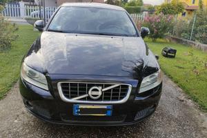 VOLVO V70 D5 AWD