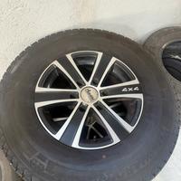 Cerchi in lega per Nissan navara con gomme nuove