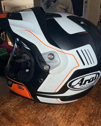Casco arai tour x4