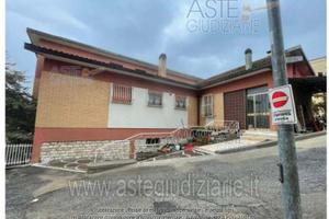 Villa o villino Orte [A4358931]