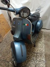Vespa Piaggio "Vespone" P 200 E
