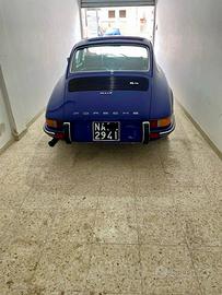 Porsche 911 2.4T coupe