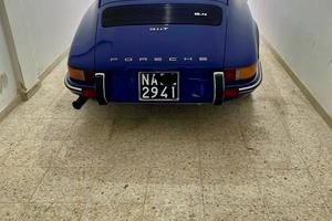 Porsche 911 2.4T coupe