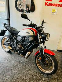 Yamaha XSR 700 BIANCA ROSSA CERCHI ORO