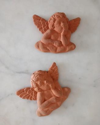 2 angioletti in terracotta di Enzo Soldani
