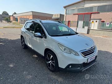 Peugeot 2008 cambio manuale
