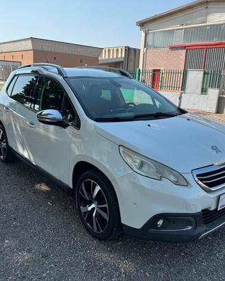 Peugeot 2008 cambio manuale