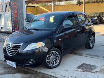 Lancia Ypsilon 0.9 TwinAir 85 CV 5 porte S&S Silve