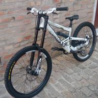 Bicicletta Scott Voltage FR 30 DH