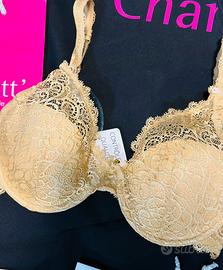 Reggiseni nuovi da magazzino