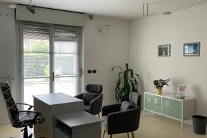 Studio professionale con spazio esterno