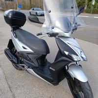 moto scooter Kymco 