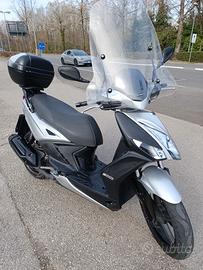 moto scooter Kymco 