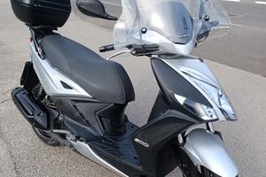 moto scooter Kymco 
