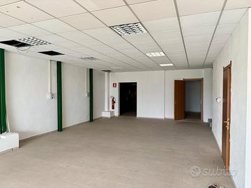 Laboratorio ad uso commerciale - Via Garigliano