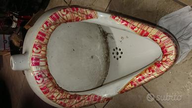 Orinatoio a parete ceramica scala